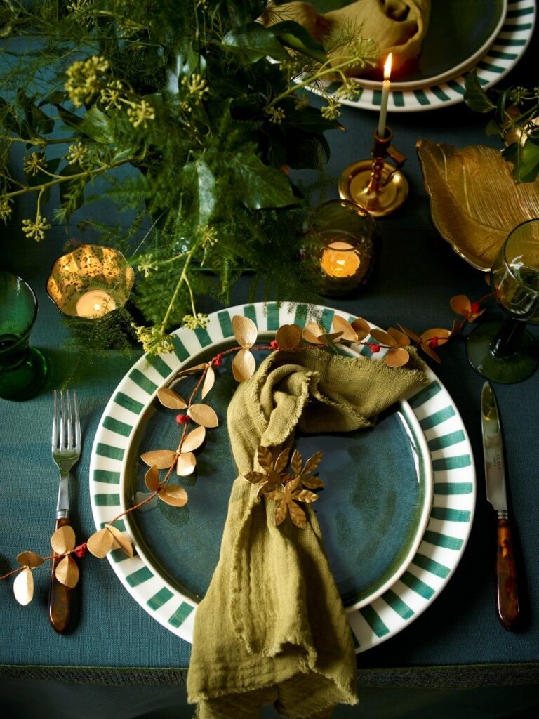green color tablesetting and napkin
